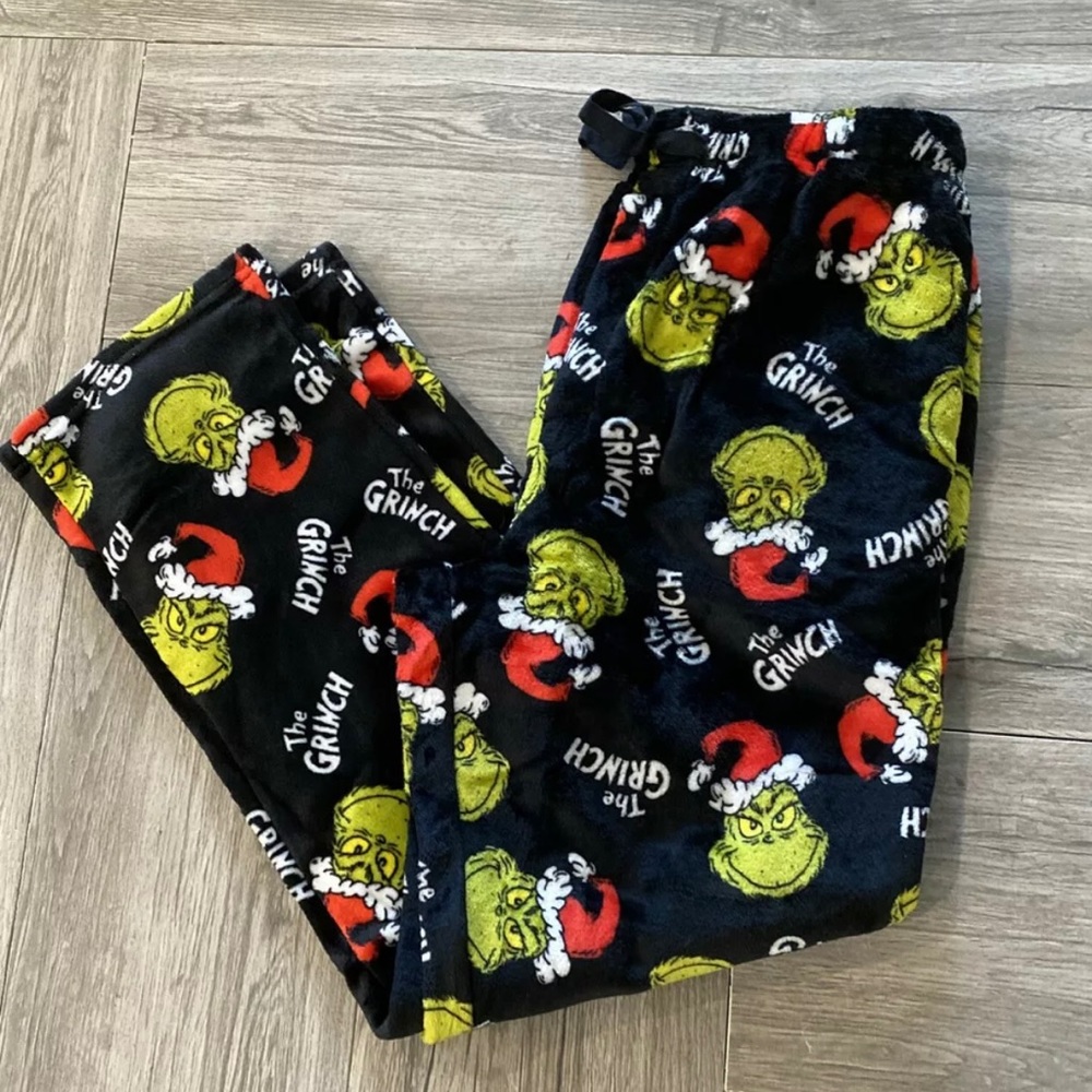 {SOLD}Brand new Dr. Seuss The Grinch pajamas pjs pants bottoms